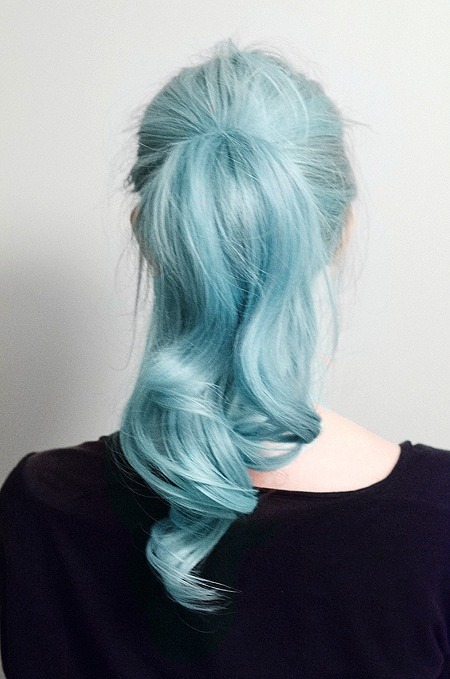 luna: Combina tu maquillaje con tu color de cabello: Azul.