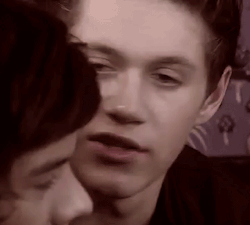 tornbetweenzianourry:  narry; One Direction Freshly Squeezed Interview [x]  