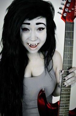 f4lconpunch:  f4lconpunch:  I am Marceline, the vampire queen!  i have nowhere to wear my costume now cause of fricken sandy and now im sad 