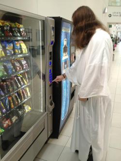 destinysonlychild:   davestridersbabygravy:  thelocalpaedo:  Jesus loves a good kit kat every now and again  thers not even any kit kats in that vending machine   if he can turn water into wine im sure snickers into kit kats is just as easy 