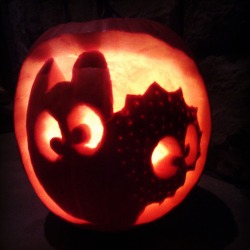 Baby Totoro &amp; Kurosuke pumpkin I made. Happy Halloween, kitties. &lt;33