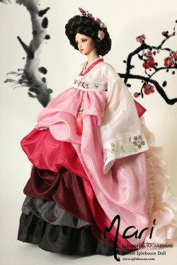 diaryofalandlockedmermaid:  Iplehouse Mari.  This doll is simply gorgeous. 