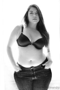 female-body-appreciation:  Mariesther Venegas #887