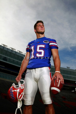Tim Tebow&rsquo;s CIRCUMCISED VPL. He&rsquo;s also a circumciser - he has actually performed the procedure on Filipino boys.