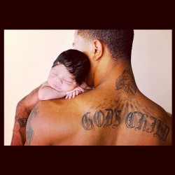 Derrick Rose and his baby boy. #aww #family #instaphoto #tattoo