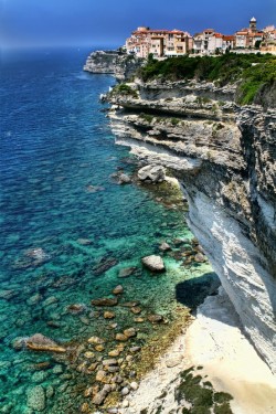 fl-orish:  api-erinw:  Corsica, France #paradise  woah this is beautiful 