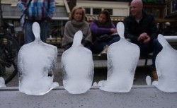  Huge numbers of seated figures were made out of ice by Brazilian artist Néle Azevedo. Installations involving the ice figures last until the final miniature has melted. 