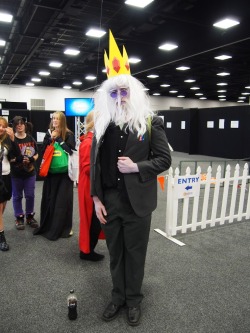 pinkieshy:  tenaciousbee:  kill3rtcell:  My Simon Petrikov/Ice King cosplay at Supanova, and my reference photos from ‘I Remember You’. The whole backpack, and even a tiny scientific parasite ^_^  GODDDDDDDDDDD ;3;  OH MY GOSH 