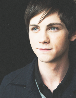 padfootmagic:  “I want to be known as the largest existing heartthrob.For now most of my friends are girls, but I have a girlfriend in particular. It would be fun to have some fan girls. I would not mind. I already get enough letters. ” - Logan Lerman