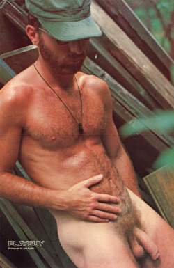 vintagemalebeefcake:  PHOTO # 6314 TONY ROBERTS  He&rsquo;s a hot Daddy-type