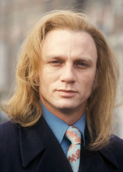 dreamtater:  batatonia:  kerry-king:  buzzfeed:  This photo of Daniel Craig in the 90s is the worst thing in the whole world.  NNNNNNNNNNNNNNNNNNNOOOOOOOOOOOOOOOOOOOO  he actually looks more like a Bond villain or like a ginger Tommy Wiseau  I’m so