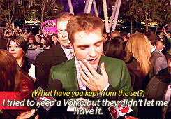  Robert Pattinson being Robert Pattinson. 
