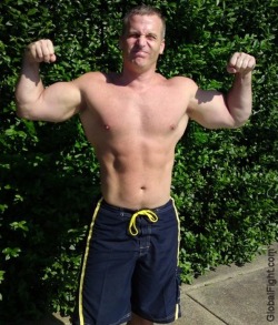 wrestlerswrestlingphotos:  huge biceps big arms muscle jocks flexing pumped