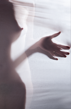 incipient:  I think this is my favourite image from studio shoots this semester. It just feels so feminine and soft.  