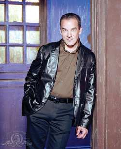 caughtintheantimatter:  gibsongirl211:  sean3116:  seeinshadesofgrey:  Can we just make Mandy Patinkin the 12th Doctor?  oh man Rube as a Time Lord ahahaha  yes okay perfect.  I think I’d actually be okay with this  &ldquo;You constipate me Oswin.&rdquo;