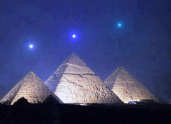 fy-nghariad-fy-emrys:  symical:   Mercury, Venus, and Saturn align with the Pyramids of Giza for the first time in 2,737 years on December 3, 2012  i’ve never reblogged anything so fast  Was this not the reason those pyramids were built? Or, one of