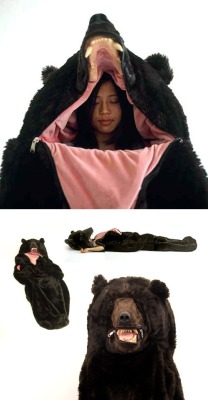 scoregasm:  crystal-shines:  What a delightful sleeping bag  If someone broke into your tent trying to murder you you could just scare them off as a bear. 